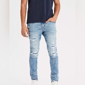 New with tags - AMERICAN EAGLE - Airflex+ Skinny Distressed Jean. Men's 28 x 28